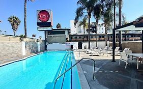 Dixie Hotel In Hollywood 3*